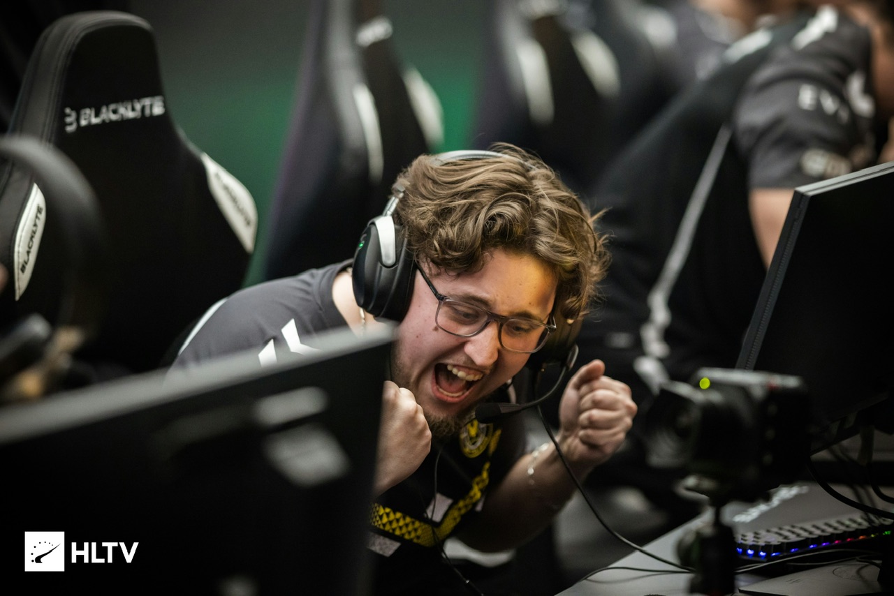 新指挥siuhy助Liquid达拉斯战队焕新升级，团队精神与战术布局双提升-竞技宝·(JJB)