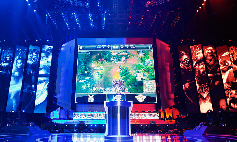 上海电竞总决赛落户梅赛德斯奔驰文化中心，电竞之都上海打造顶级电竞赛事直播盛宴，浦东国际机场便捷迎接全球观众
